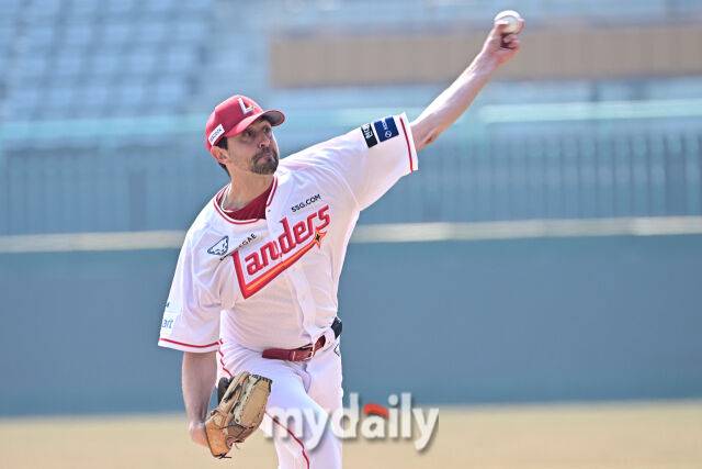 드디어 생후 5개월 아들+아내 한국행, 196cm 좌완 벌써 설렌다