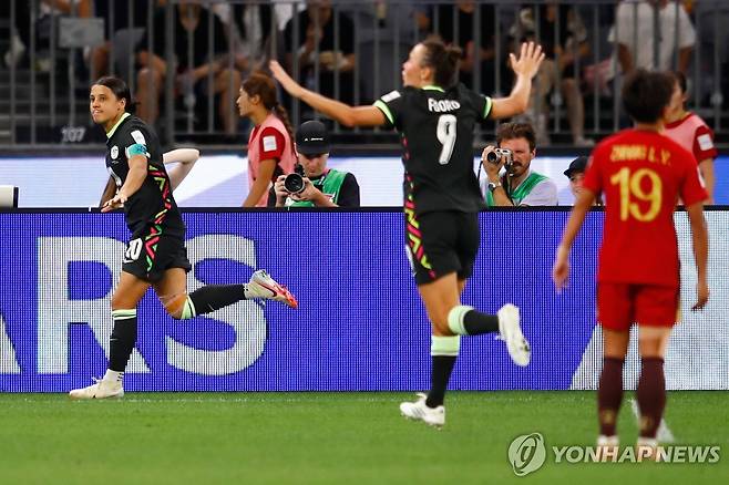 호주, 여자축구 아시안컵 결승 선착…'최다 우승' 중국 2-1 제압