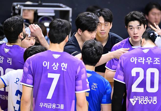 감독대행으로 14승4패…박철우, 꼬리표 떼고 정식 사령탑 오를까