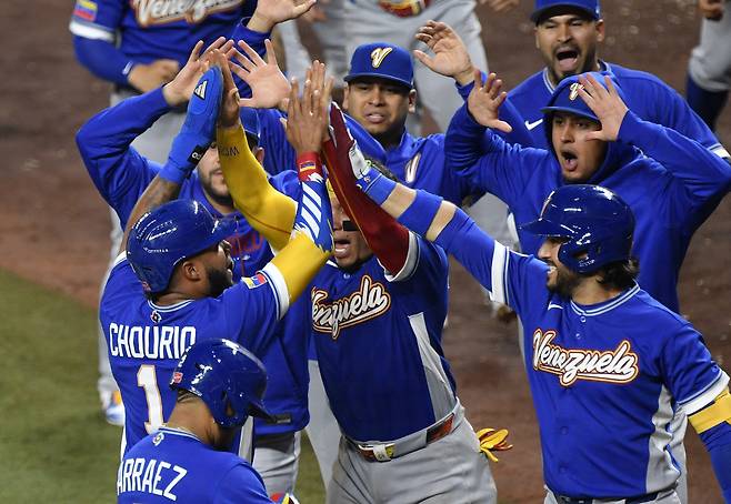 '한화 도와줘요' 美 공습→22시간 생지옥, 조국 우승 응원한다…