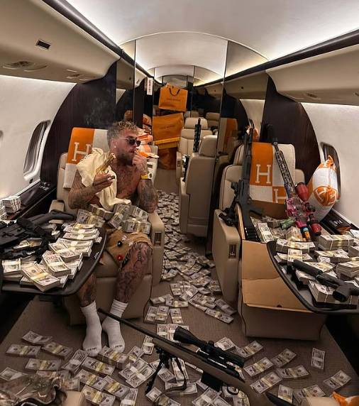 턱뼈 부서지게 두들겨 맞고 '1360억 잭팟'→또 역대급 매치 깜짝 선언