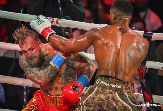 턱뼈 부서지게 두들겨 맞고 '1360억 잭팟'→또 역대급 매치 깜짝 선언