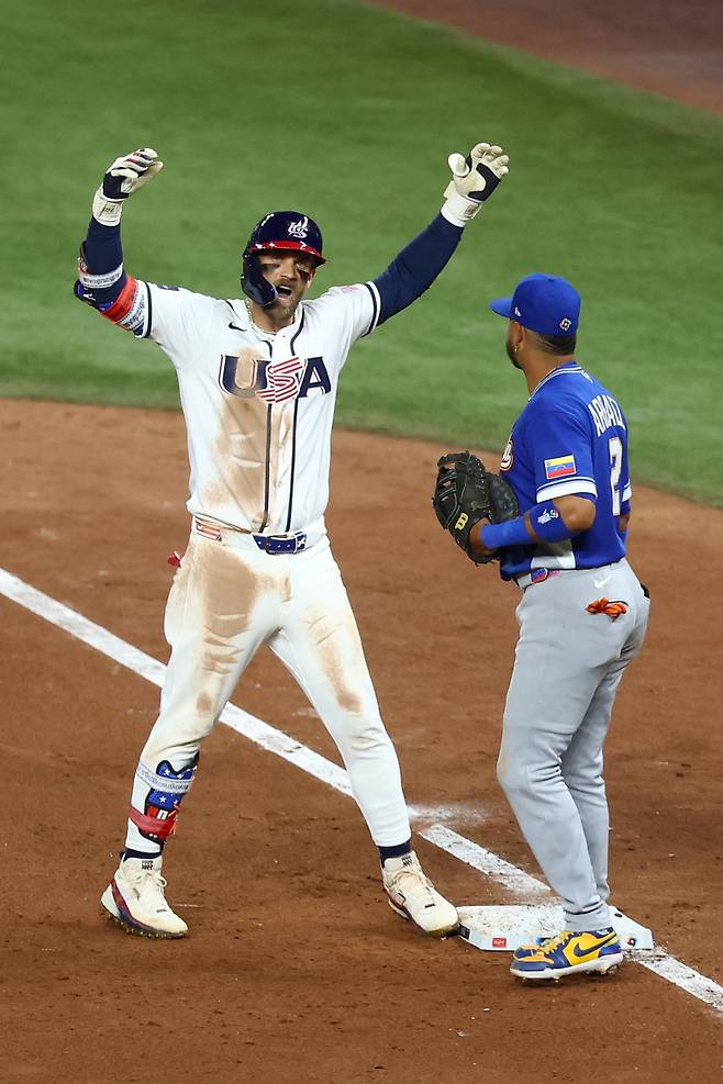 슈퍼스타 하퍼, 8회 동점 투런포...2회 연속 준우승 위기 몰린 미국 기사회생 [WBC]