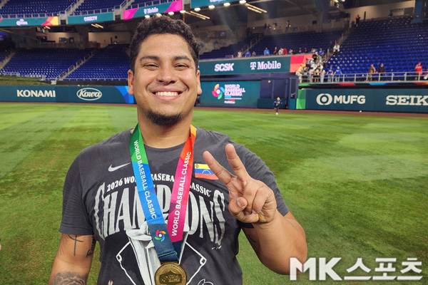 “사랑합니다 한국, 다시 돌아가고 싶어” 前 한화 외인 산체스의 인사 [현장인터뷰]