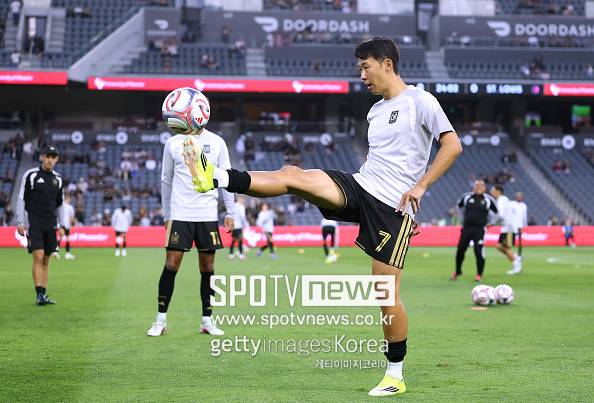 '대형사고 위기' 한국 축구, 미친 백태클 한번에 망할 뻔...손흥민의 격노, LAFC는 2-1 역전승으로 챔피언스컵 8강 진출