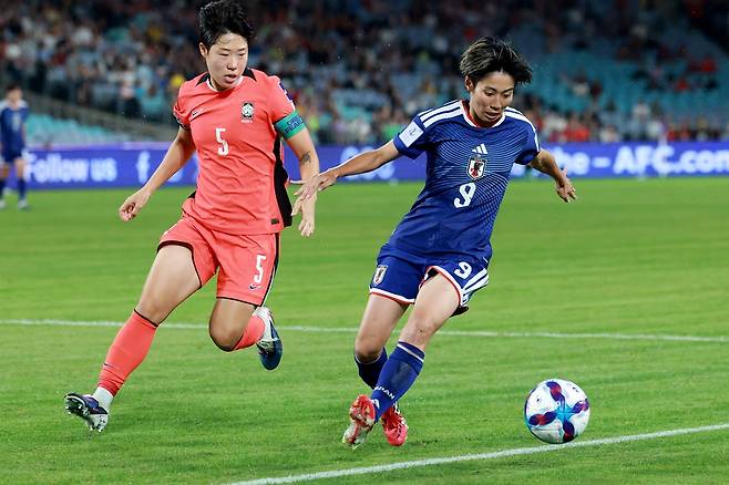 한국 3-11, 日 공세에 크게 무너졌다 '슈팅 수 압도적 열세'→전반전 스코어 0-2…지소연 벤치행 악수? 女 아시안컵 결승행 빨간불 (전반 종료)
