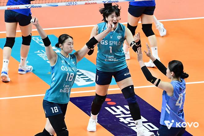 GS칼텍스 최종전서 봄 배구 티켓 극적 획득 '흥국생명 나와라' [IS 장충]
