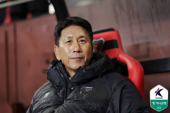 [SPO 현장] 박태하 감독 분노, 이례적 작심발언 “트란지스카 퇴장, 전 세계 어디서도 허용할 수 없는 행동…모든 꿈이 날아갔다”