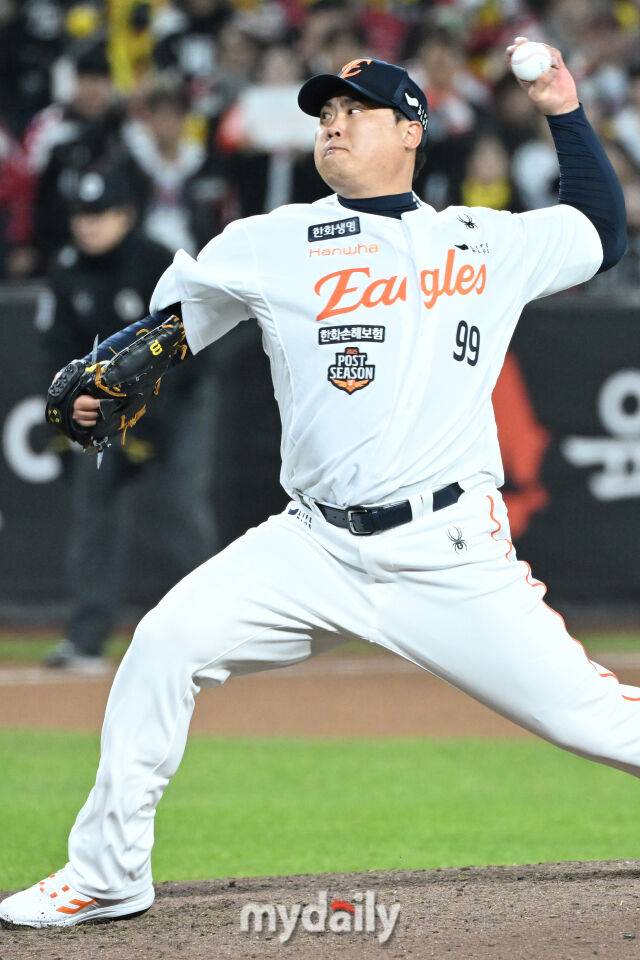 류현진 21억원, 노시환 10억원, 강백호 9억원, 엄상백 9억원…한화 연봉 빅4, 동시에 터지면 판도 바꾼다