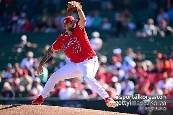 '류현진 바라기'가 어쩌다 이렇게 됐나, 3홈런 몰아 맞고 7실점 '와르르'…'ERA 9.39' 빅리그 생존 가능할까