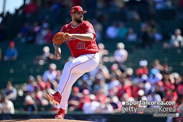 '류현진 바라기'가 어쩌다 이렇게 됐나, 3홈런 몰아 맞고 7실점 '와르르'…'ERA 9.39' 빅리그 생존 가능할까