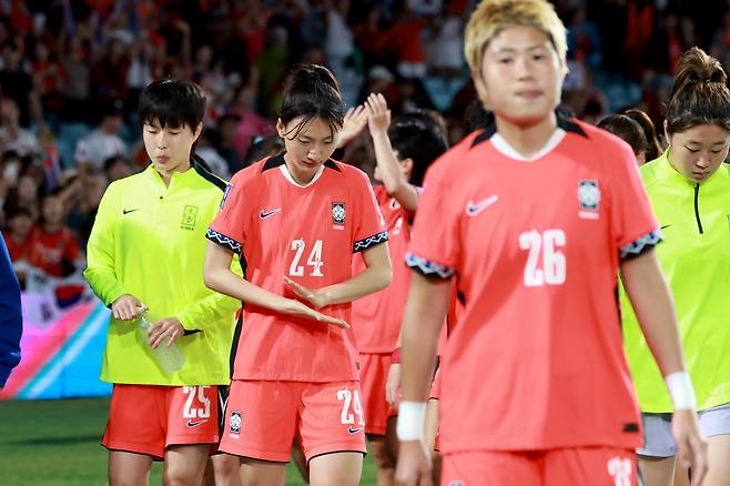 비즈니스석·프라다 논란으로 홍역 치르고도 순항했지만…한국 여자축구, 일본에 1대 4 완패→사상 첫 아시아 정상 도전 실패