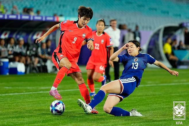 비즈니스석·프라다 논란으로 홍역 치르고도 순항했지만…한국 여자축구, 일본에 1대 4 완패→사상 첫 아시아 정상 도전 실패