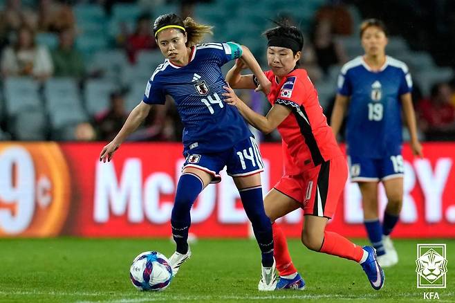 비즈니스석·프라다 논란으로 홍역 치르고도 순항했지만…한국 여자축구, 일본에 1대 4 완패→사상 첫 아시아 정상 도전 실패