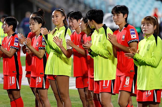 비즈니스석·프라다 논란으로 홍역 치르고도 순항했지만…한국 여자축구, 일본에 1대 4 완패→사상 첫 아시아 정상 도전 실패
