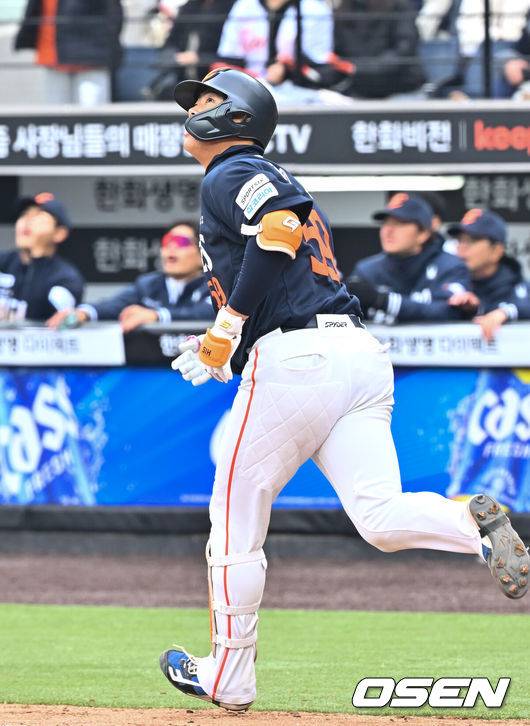 수비형 포수 아니었나? '홈런 1위' 타격까지 터진다…그런데 달감독은