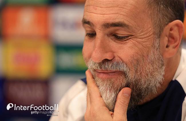 8강 탈락에도 '감사합니다, 정말 감사합니다'...감독-선수 입 모아