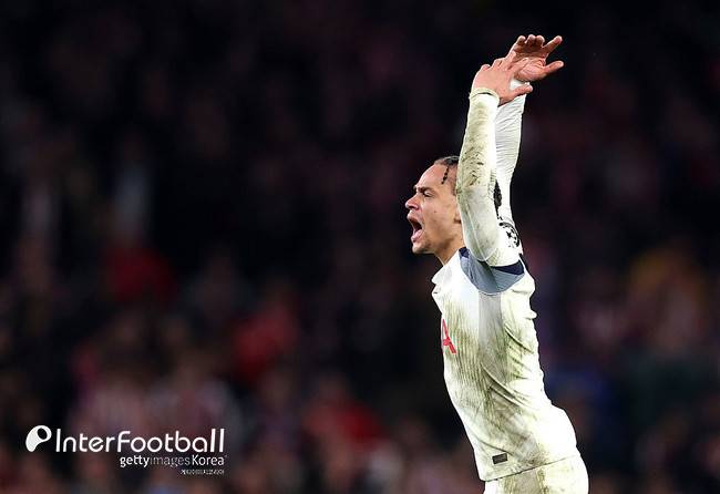 8강 탈락에도 '감사합니다, 정말 감사합니다'...감독-선수 입 모아