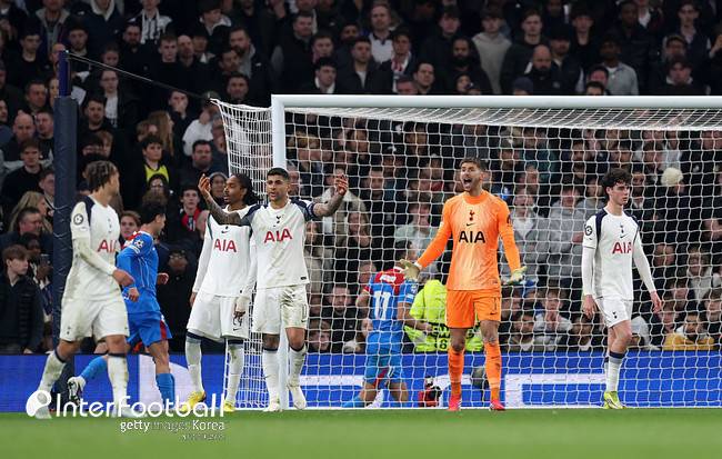 8강 탈락에도 '감사합니다, 정말 감사합니다'...감독-선수 입 모아