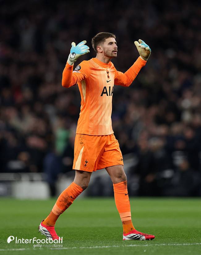 8강 탈락에도 '감사합니다, 정말 감사합니다'...감독-선수 입 모아