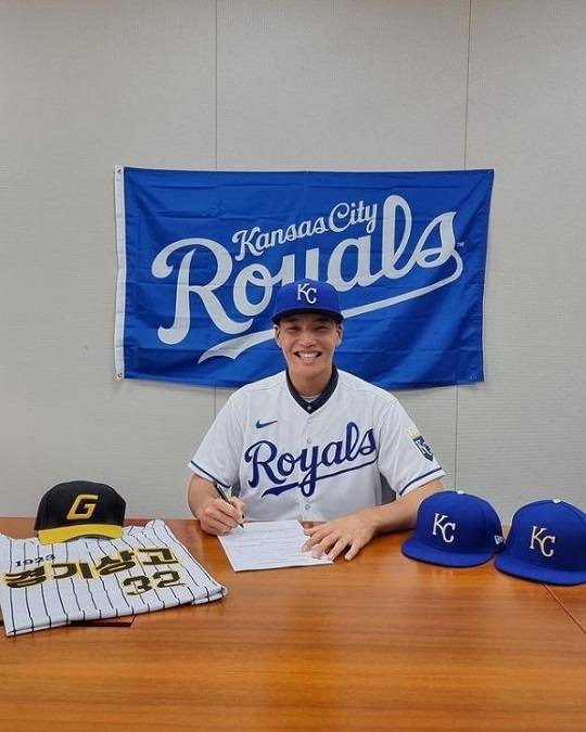 한국에 이런 유망주가 있었어? 마이너 괴물들 사이에 당당히 이름 올렸다, 맞대결까지 가능하다