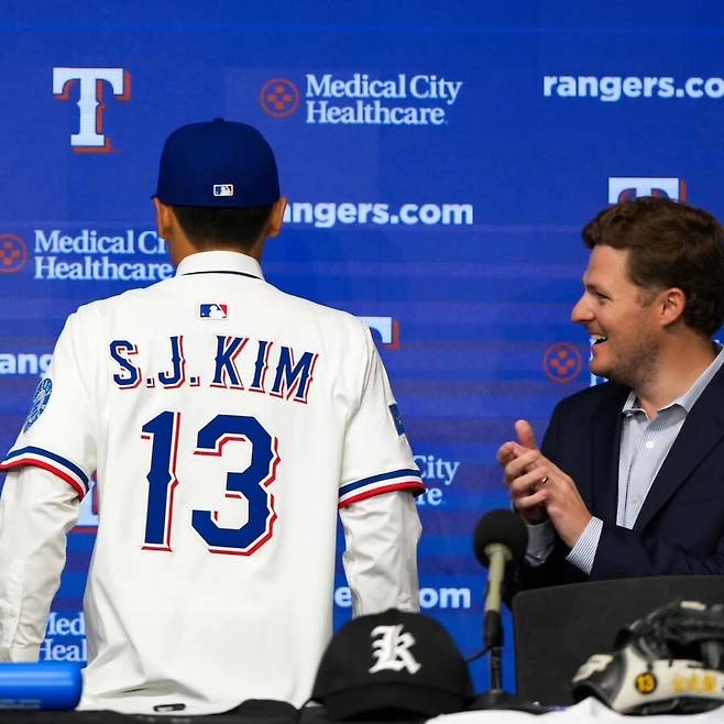 한국에 이런 유망주가 있었어? 마이너 괴물들 사이에 당당히 이름 올렸다, 맞대결까지 가능하다