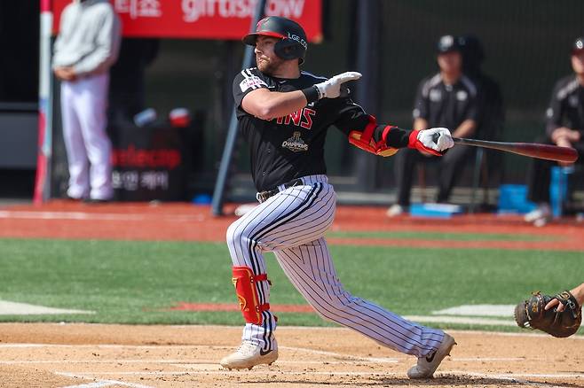 프로야구 한화 김태연, 시범경기 KIA전서 9회말 끝내기 홈런