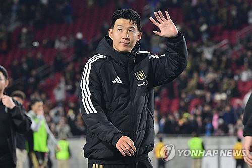 손흥민 파격 결단, 시즌 OUT 공포였는데…끝내 용서했다→알라후엘렌세 MF