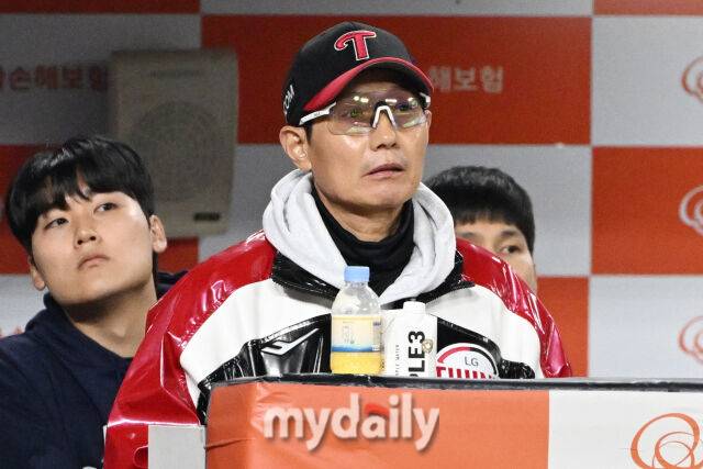 '프로야구 초유의 사태' LG 좌익수 실종 사건, 이건 뭡니까... 염경엽 일침