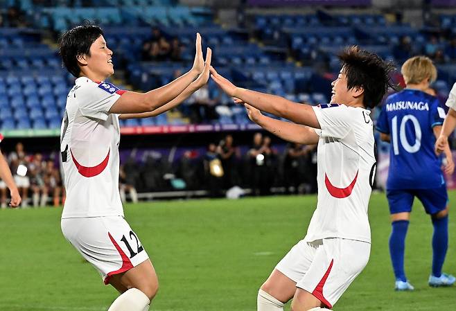 '골골골골' 북한, 16년 만에 여자월드컵 본선행…패자부활전서 대만 4-0 대파
