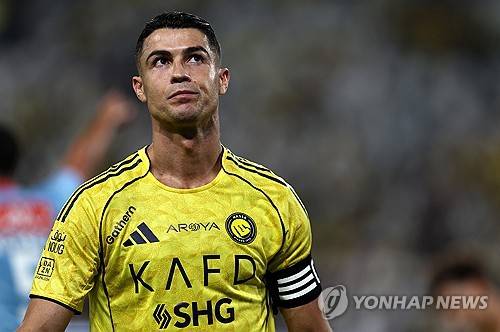 '천하의 호날두' 대망신! 이란, 사우디 공습→'1199억 전용기 타고' 줄행랑…한밤중 중동 탈출