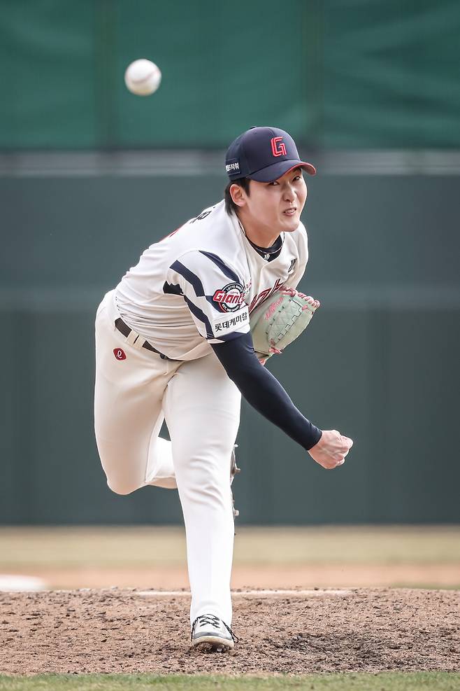 롯데 최강 불펜, 150km로 화려한 복귀...