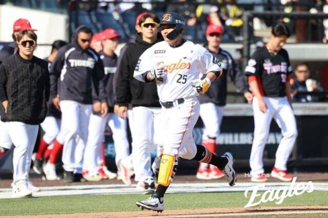 “포수 미트도 하나 사려고요” KIA 전상현 무너뜨렸는데 자리가 없다? 손아섭과 같은 상황…한화가 그만큼 강하다[MD대전]