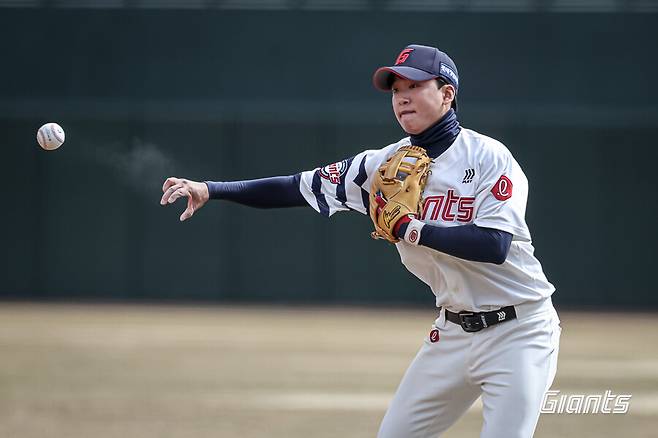 눈에 띄게 좋아진 롯데 수비력…