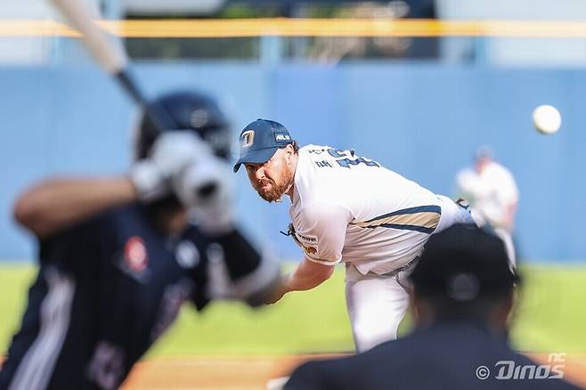 다저스, KBO 12패 재계약 실패 좌완투수 깜짝 영입…