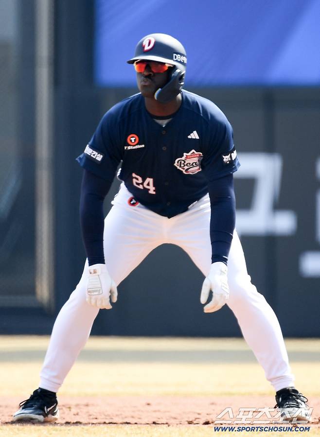 '봄의 롯데' 드디어 졌다...카메론 2G 연속 홈런포, 두산이 무패 행진 제동 [부산 현장]