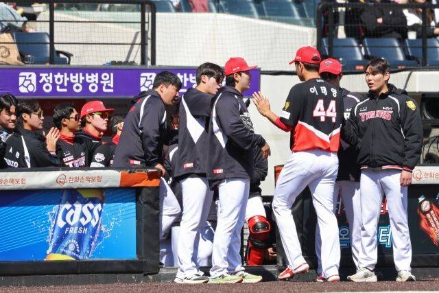 “한화전이라 이 깨물고 던졌나…” 꽃범호 미소, 광주에 새롭게 뜬 태양이 대전에 돌아와 한화에 매운 맛 선사[MD대전]