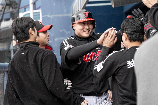 13안타 9득점 폭발→실책-실책-실책-실책-실책 아쉽다... LG, 연이틀 SSG 격파 [MD인천]