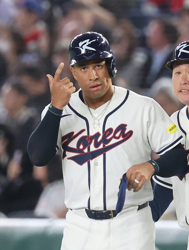 아! 태극기는 감동이었어...美 돌아간 저마이 존스