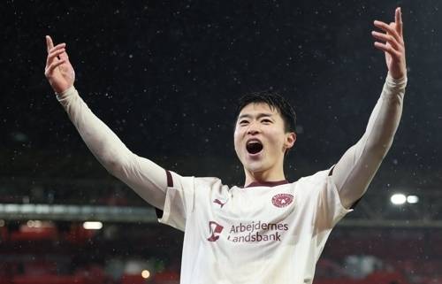 “잘생긴 韓 선수, 축구 연습이나 더 해라” 美 최고 언론 ‘직설 비판’···“거울 보는 시간 줄이고 슈팅 연습에 집중해”