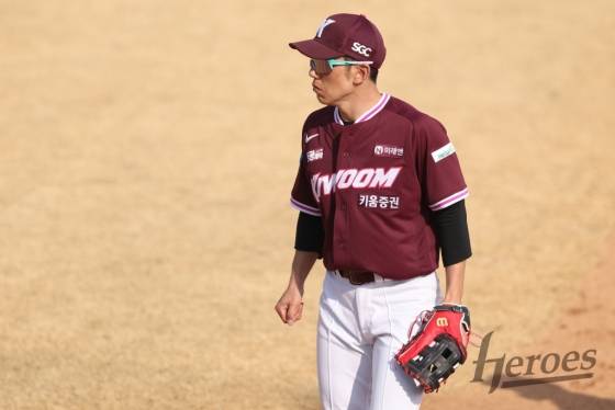 [오피셜] '아뿔싸' 37세 베테랑 쓰러졌다 '깁스 치료' 전열 이탈→개막 엔트리 합류 불발