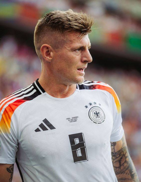 日 몰매 맞는 중…