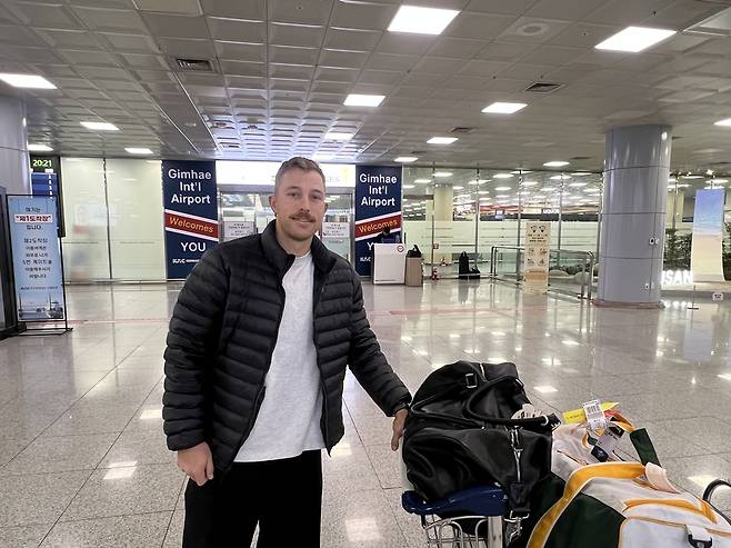 'WBC 2홈런' 호주 4번타자 고래군단 합류!…왜 한국행 택했나