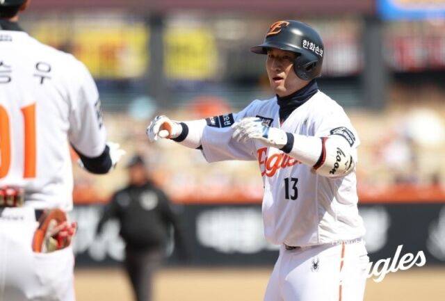 “너무 창피해서 ‘아, 이거 못 일어나겠는데’…벤치에서 다 웃고 있더라” 돌아온 한화 안방마님의 몸개그? 안 아프면 OK[MD대전]