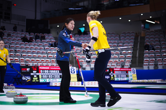 일본에 무너진 韓 여자컬링 '팀 5G', 중국은 꼭 이긴다→세계선수권 토너먼트 진출 가시권…
