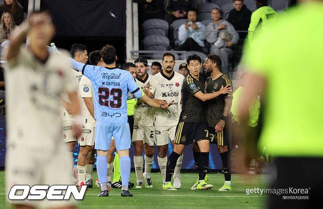 “손흥민이 내려온다” 전술 문제 지적-손흥민 희생에 팀은 웃음…LAFC 공격 구조 흔들