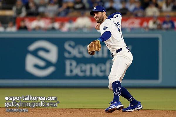 김혜성에 밀려 방출당하더니, 커리어 꼬이네…前 다저스 베테랑 유틸리티, 로스터 제외 통보→자진 퇴단