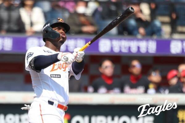 6일 만에 또 터졌다! 한화의 과감한 재영입 성과 나오나? 'OPS 1.254' 페라자, 정규시즌 퍼포먼스는 어떨까