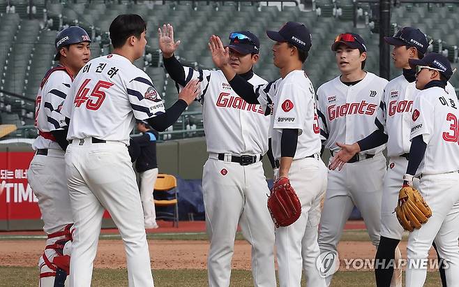 KBO 시범경기 호성적, 가을야구로 이어지나?…데이터는 '아니오'