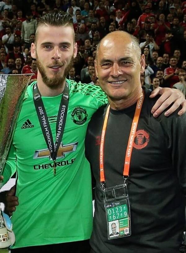 향년 67세. 故人, 애도